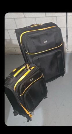 Lucas Ultra Lightweight 2-Piece Spinner Luggage Set - Black/Yellow ​