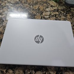 (Lightly Used) HP Laptop 14-dq3xxx (8GB/Intel(R) Celeron(R) N4500 @ 1.10GHz)