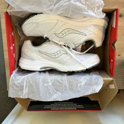 Brand New Saucony Shoes Womens Size 10 / Mens Size 8.5‼️ Fresh in the Box‼️$30‼️