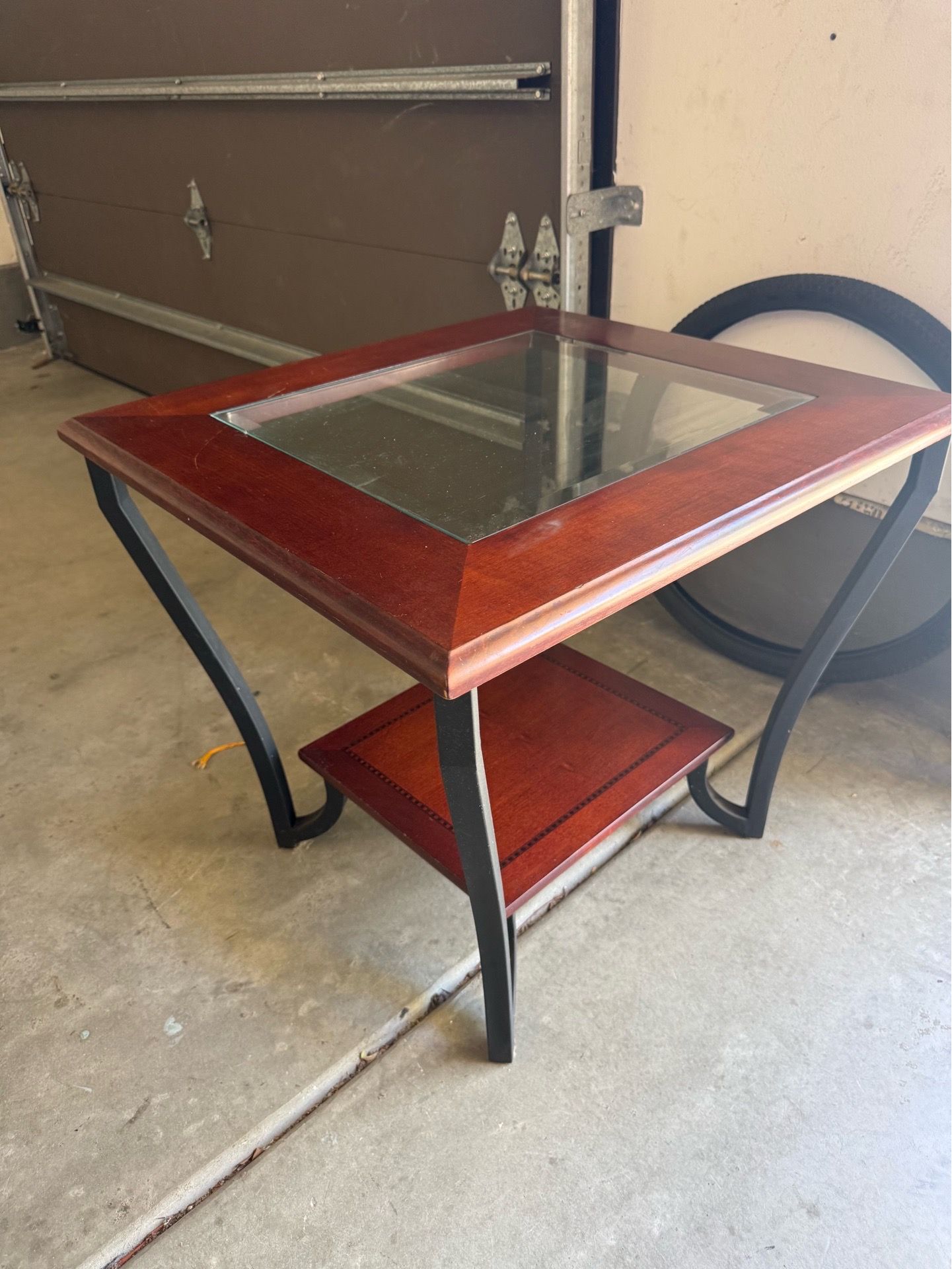 Coffee table / side table
