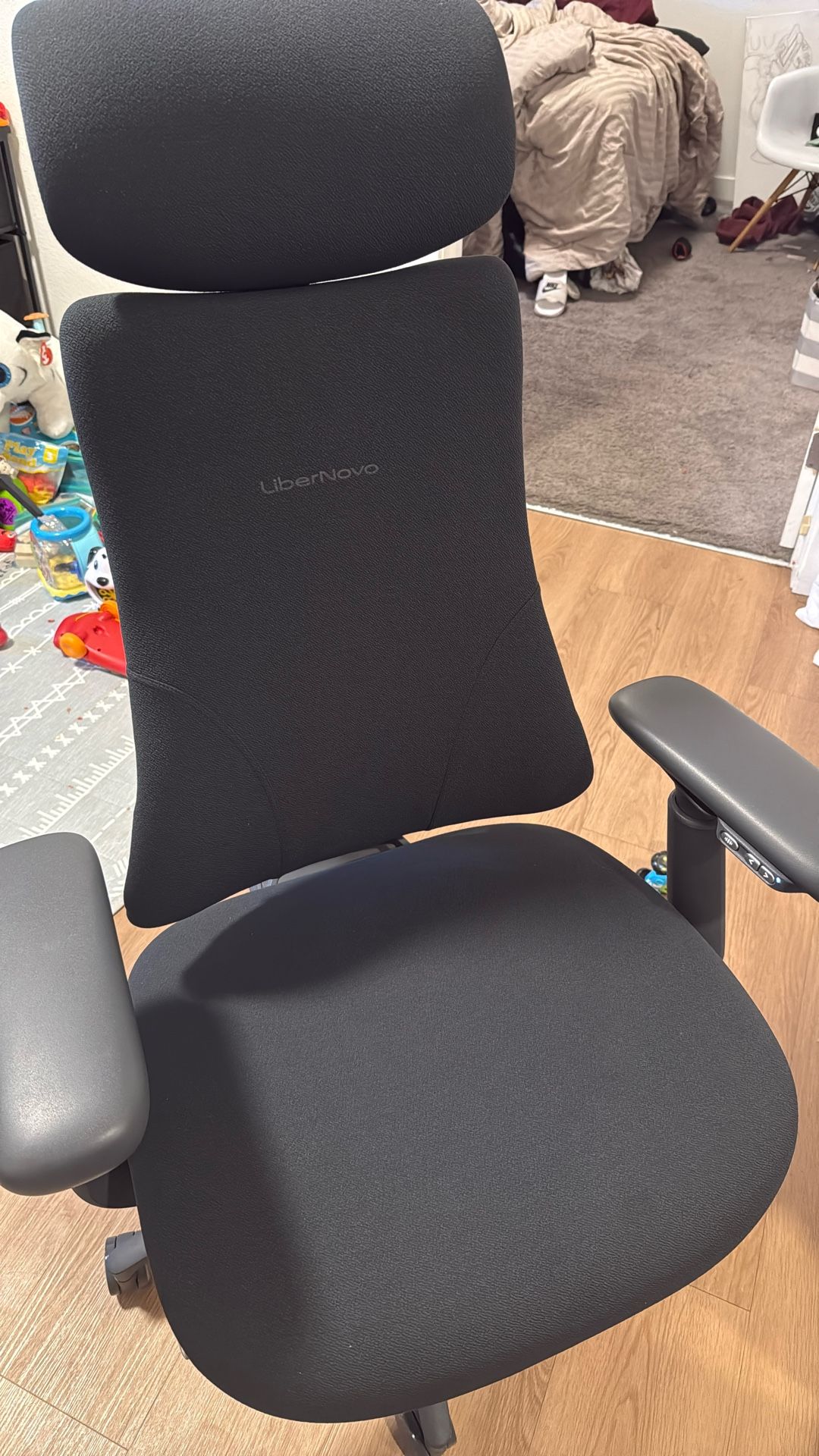 libernovo chair