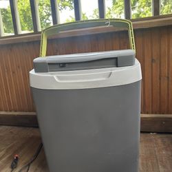 ICELESS ELECTRIC COOLER 