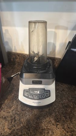 Ninja food and smoothie processing blender