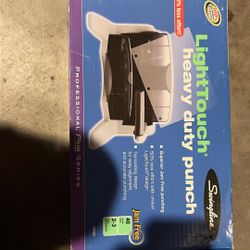 Light touch heavy duty Hole Puncher