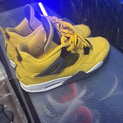 Lightning Retro Jordan 4 