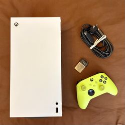 Microsoft Xbox Series X Digital version with 2TB storage (1TB internal + 1TB WD Expansion). Excellent condition with original controller and cables. 