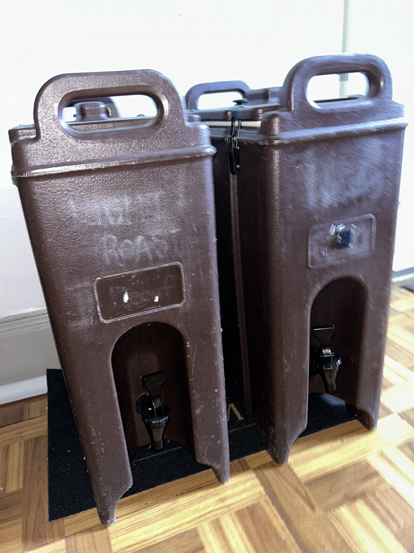 3 Gallon Beverage Containers 