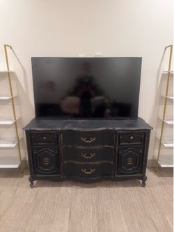 Bedroom set and tv