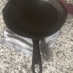 Flat frying pan cast iron