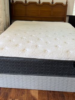 USED QUEEN SIZE MATTRESS ONLY