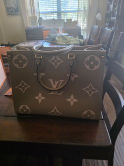 Louis Vuitton OnTheGo Tote Bag