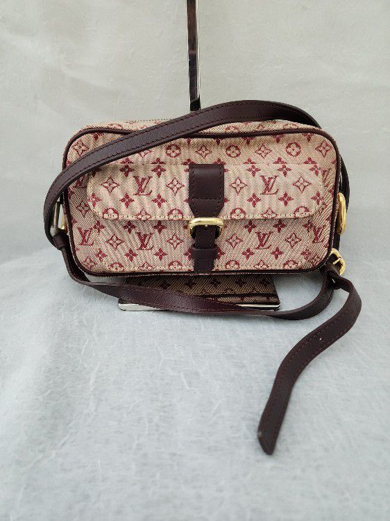 Authentic Louis Vuitton Monogram Juliet MM Bag for Sale in Houston, TX -  OfferUp