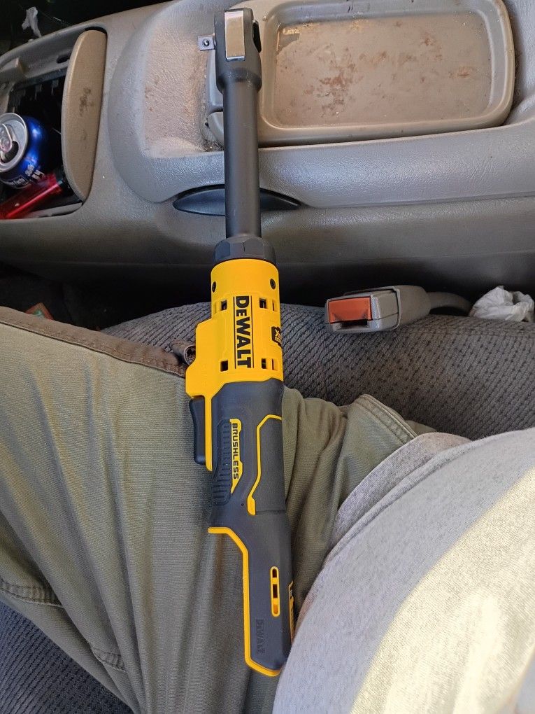 DeWalt 3/8 Sub-compact Series 12v Cordless 3/8 Ratchet
