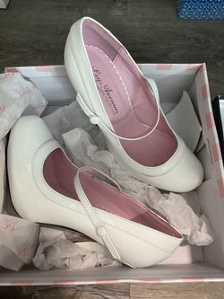 White Shoes (vintage style) Size 7