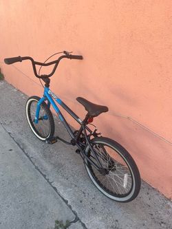 Mongoose Bmx bike 20 inches tires good condition ready to ride