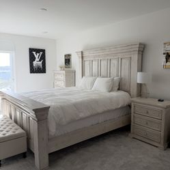 LIKE NEW Loon Peak Khalei Terra Cal King Set + NEW Mattress – Solid Wood