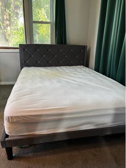 Queen Bedframe