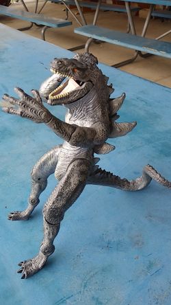 1998 trailer Masters the whole call what's Ela 11 in tall 12 inches long