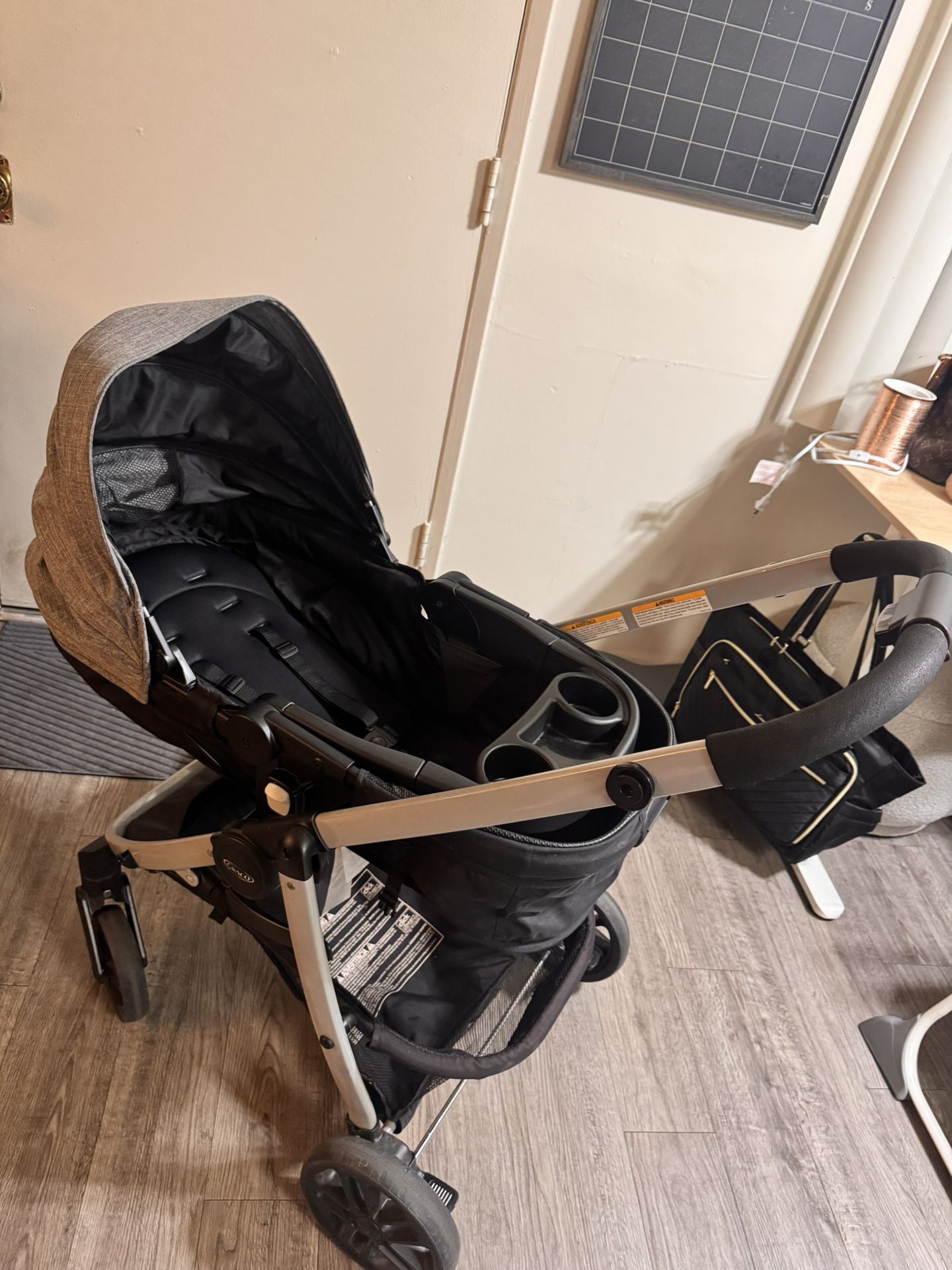 Graco 3 in 1 Stroller & Infant Car seat