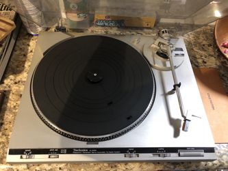Old school Technics turn table