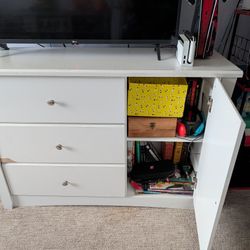 Storkcraft 3 Drawer Children dresser and TV Stand 