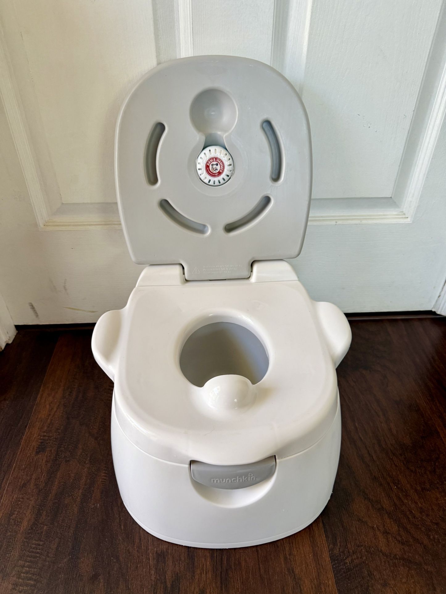 Munchkin Arm & Hammer Multi-Stage 3-in-1 Potty Chair Ring and Step Stool