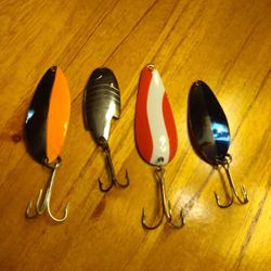 4 FISHING LURES