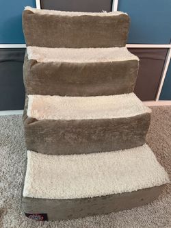Majestic Pet 4-Step Villa Foam Pet Stairs / Dog Steps – Great Condition
