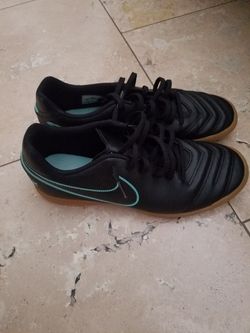 Nike indoor soccer shoes