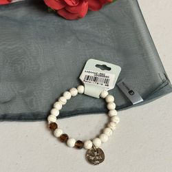 Elegant Beaded Bracelet with hammered Charm