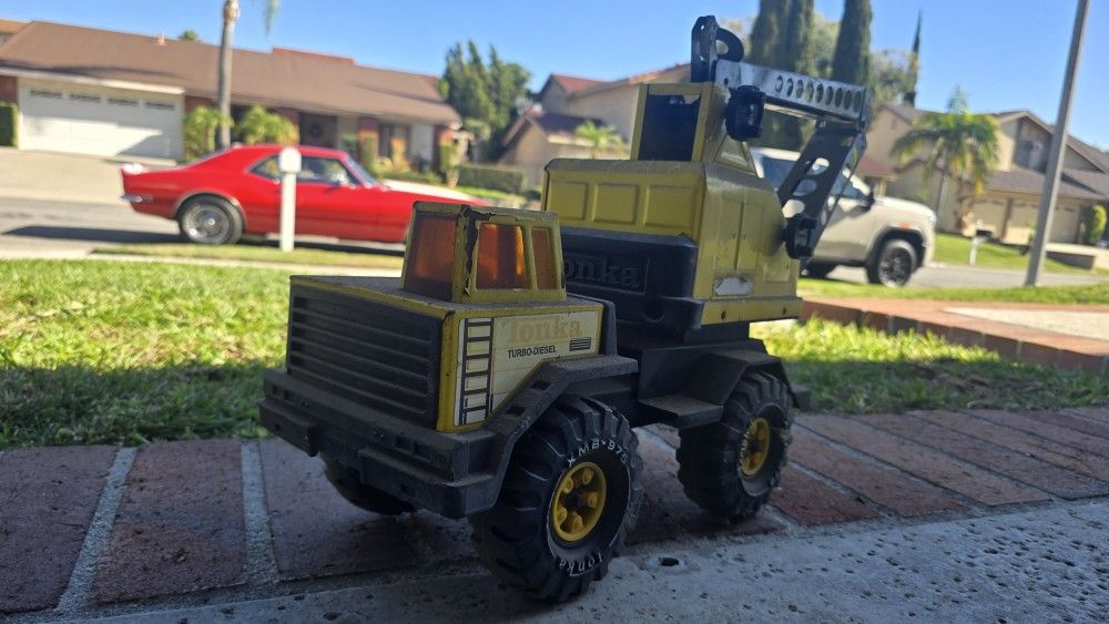 Tonk Steel Crane Toy 