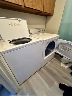 Washing Machine & Dryer Set