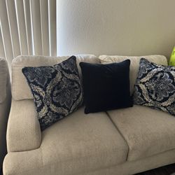 Set Cream Colored Chenille Loveseat & oversize chair