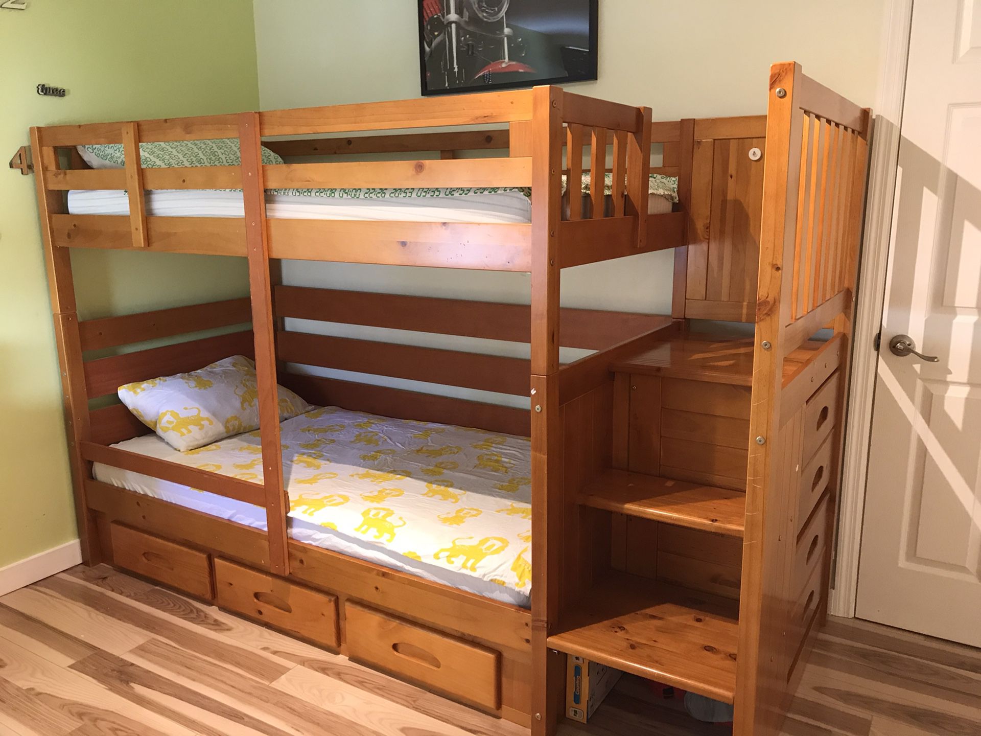Twin bunk bed solid wood with 2 matresses