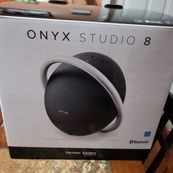 Harman Kardon Onyx Studio 8