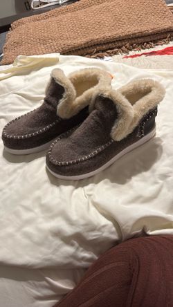 Sherpa Lined Women’s Slippers