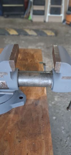 Se vende- Industrial Winson vise