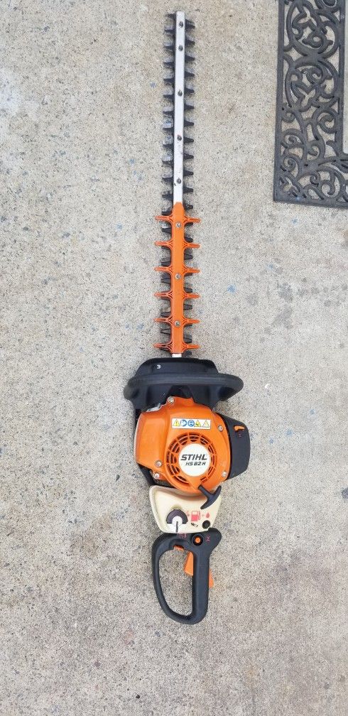 STIHL HS 82R 30" Hedge Trimmer Pruning "Like NEW"