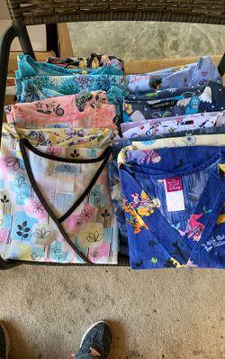 Women’s uniform scrub tops size large