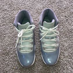 Used Jordan 11  Cool Grey 