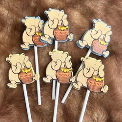 Winnie Pooh Cupcakes Toppers/ Winnie/ Centerpieces Stick