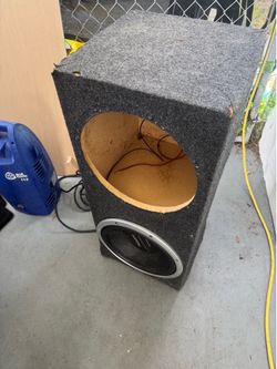 Dual 12 inch subwoofer box