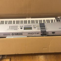 MOTIF ES8