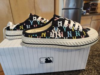 Genuine MLB ladies slip-on shoes, size 38. Brand new! - $39