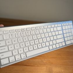    Multi-Device Bluetooth Keyboard for Mac OS