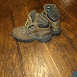 Size 8.5 Women's  Redwing Boots 