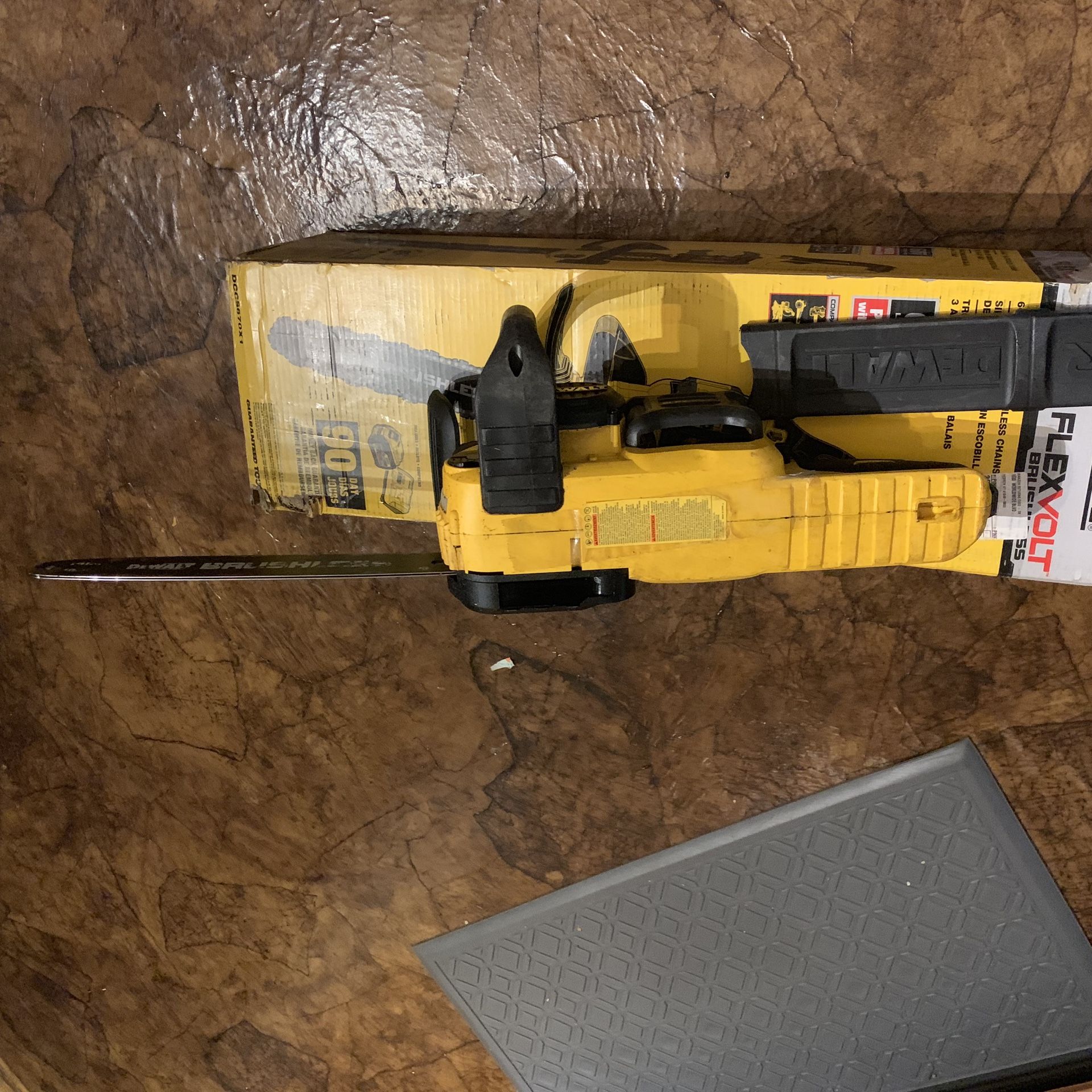 Dewalt 16in 60v max 3a brushless chainsaw bare tool only