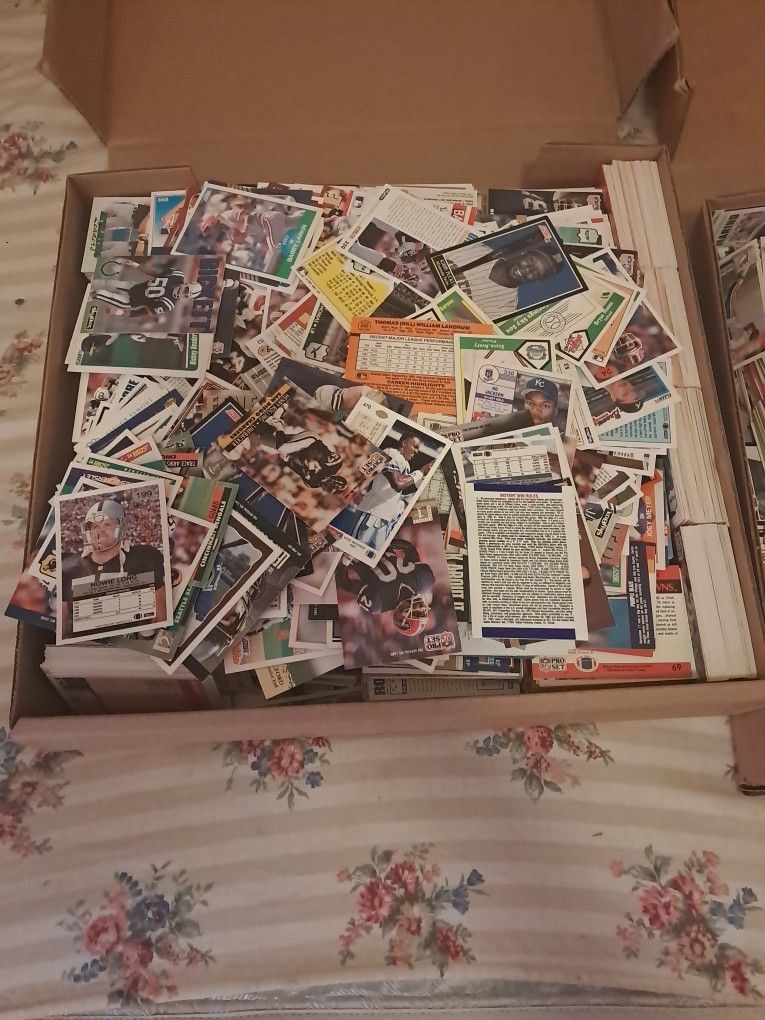 2 Big Boxes Filled Witb A Mixture Of Old Basebball And Football Cards!