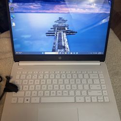 HP 14” HD Screen - Snowflake White - 4/64GB Intel N4120