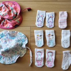 Sunhats and Socks, Size 0-6M